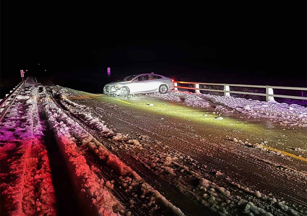 Union County Sheriff's Office - People stuck in the snow