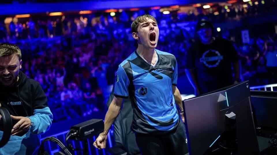 Esports training - celebration