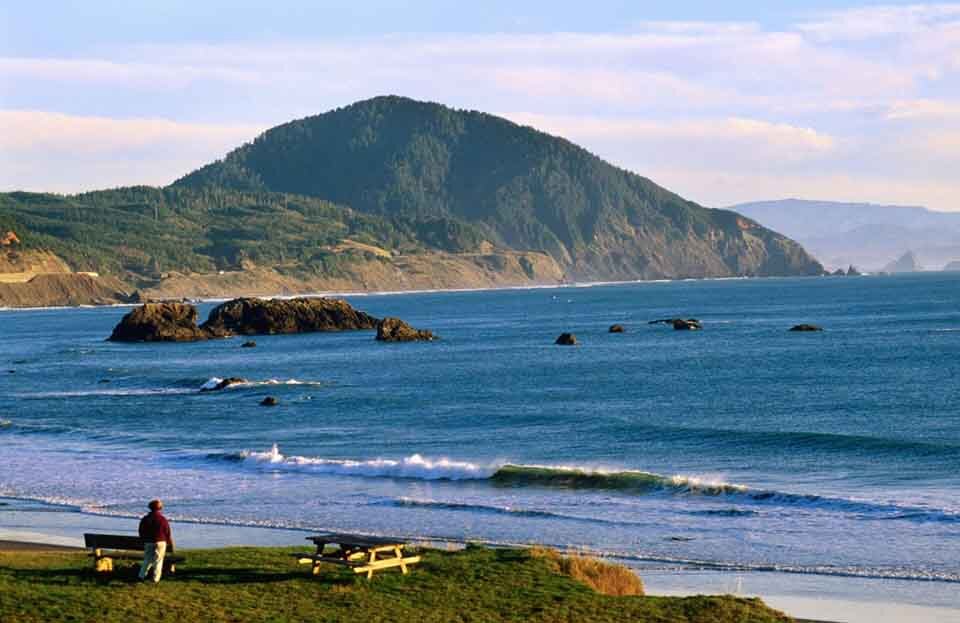 Monstrous 25Foot Waves May Be Hitting the Oregon Coast in the Near