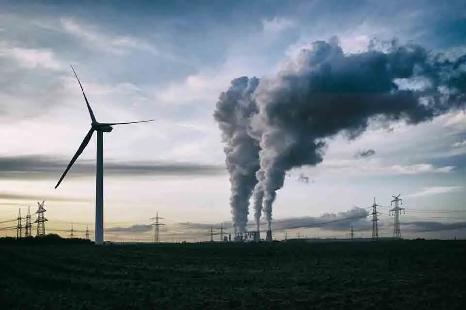 Wind turbine and a coal burning power plant - Oregon climate change