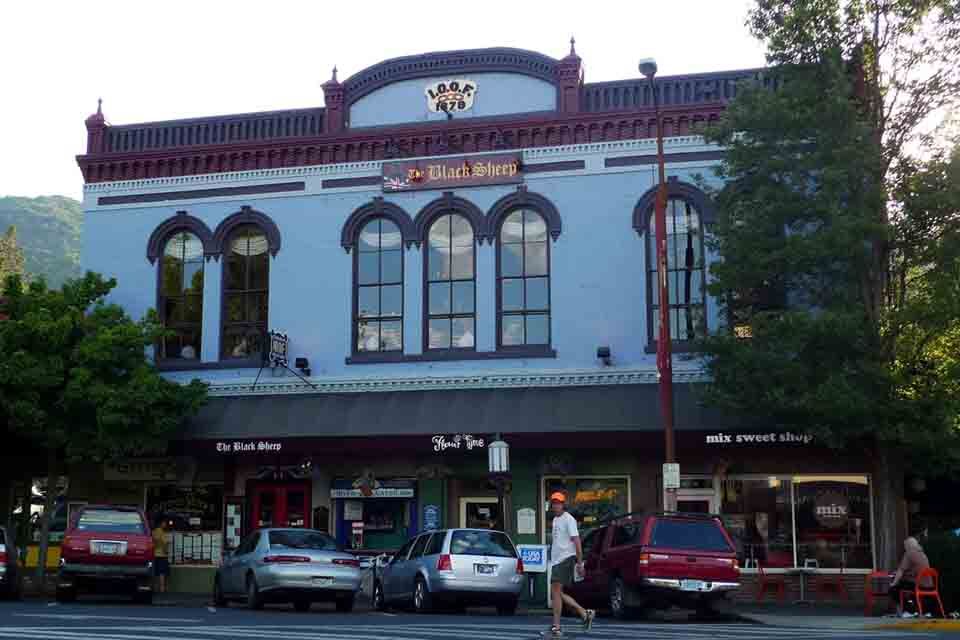 The Black Sheep, Ashland, Oregon