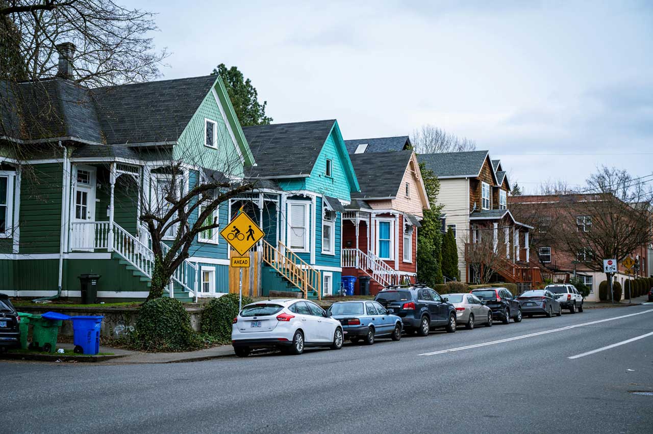 Oregon Home Prices Surpass $300/Sq Ft as Housing Crisis Worsens